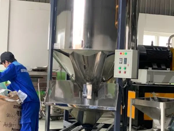 Máy trộn đứng 1000L